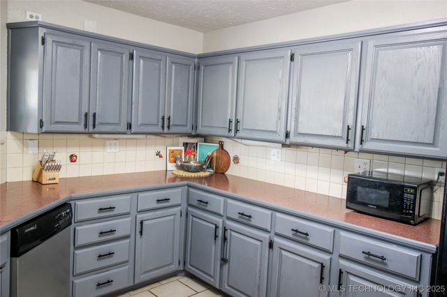 7241 Myall, Lone Grove, OK 73401