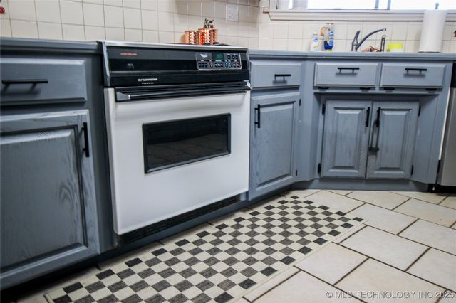 7241 Myall, Lone Grove, OK 73401