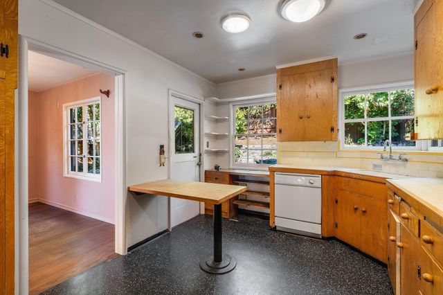 111 Fairlawn Dr, Berkeley, CA 94708