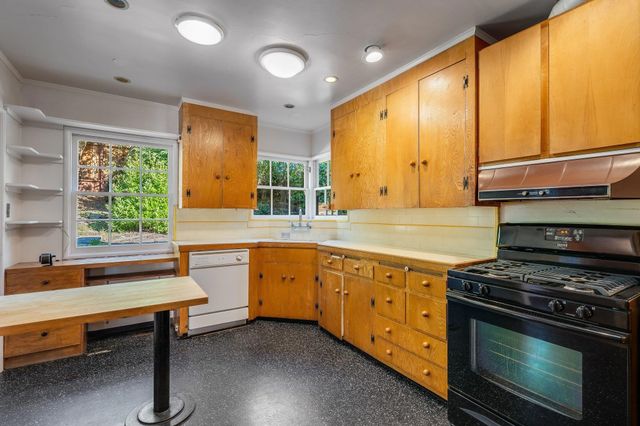 111 Fairlawn Dr, Berkeley, CA 94708