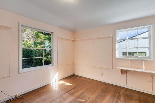 111 Fairlawn Dr, Berkeley, CA 94708