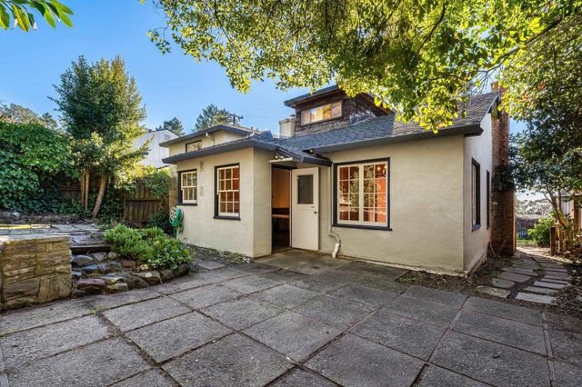 111 Fairlawn Dr, Berkeley, CA 94708