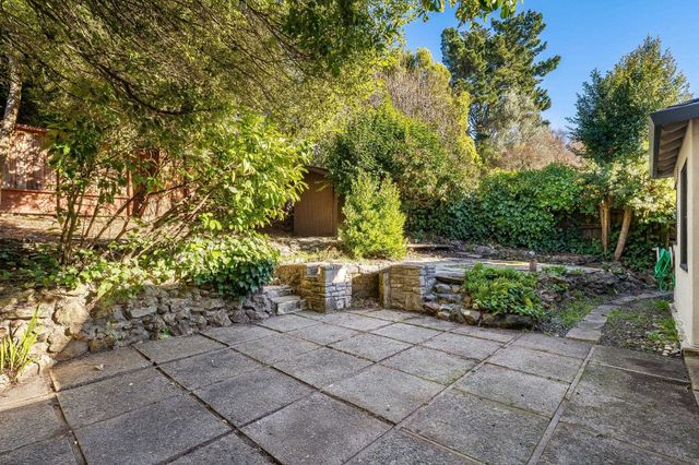 111 Fairlawn Dr, Berkeley, CA 94708