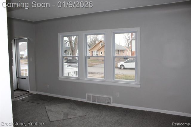 19369 Wakenden, Redford, MI 48240