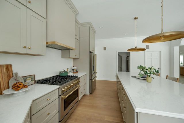 120 STONEBRIDGE COURT, Green Bay, WI 54313