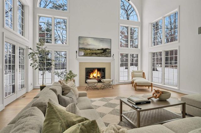 120 STONEBRIDGE COURT, Green Bay, WI 54313