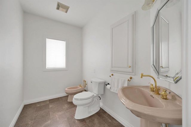 120 STONEBRIDGE COURT, Green Bay, WI 54313