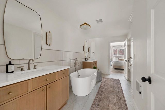 120 STONEBRIDGE COURT, Green Bay, WI 54313