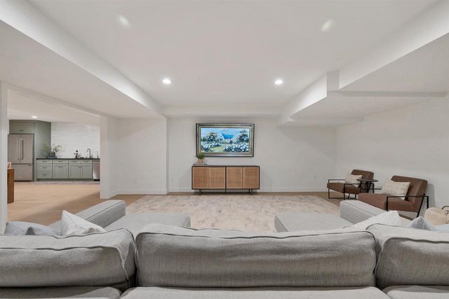 120 STONEBRIDGE COURT, Green Bay, WI 54313