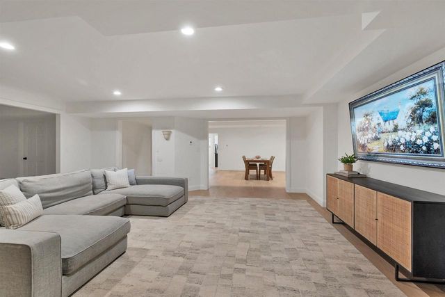 120 STONEBRIDGE COURT, Green Bay, WI 54313