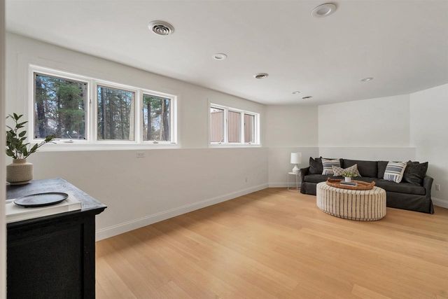 120 STONEBRIDGE COURT, Green Bay, WI 54313