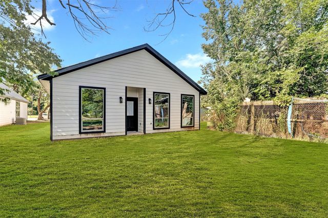 705 E Hanna Street, Denison, TX 75021