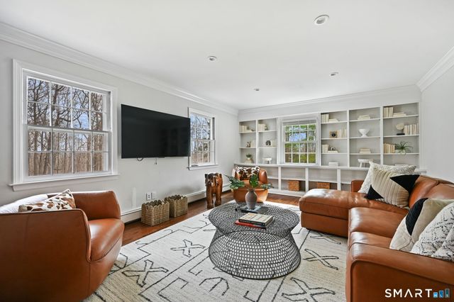 35 Canoe Hill Road, New Canaan, CT 06840