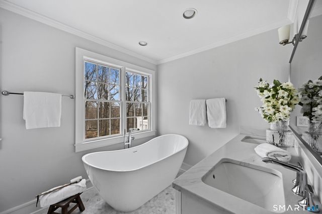 35 Canoe Hill Road, New Canaan, CT 06840