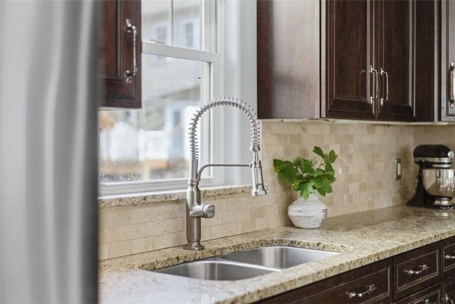 154 Sweetbriar Village Trl, Mt Washington, PA 15211