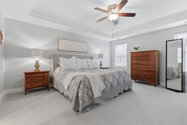 154 Sweetbriar Village Trl, Mt Washington, PA 15211