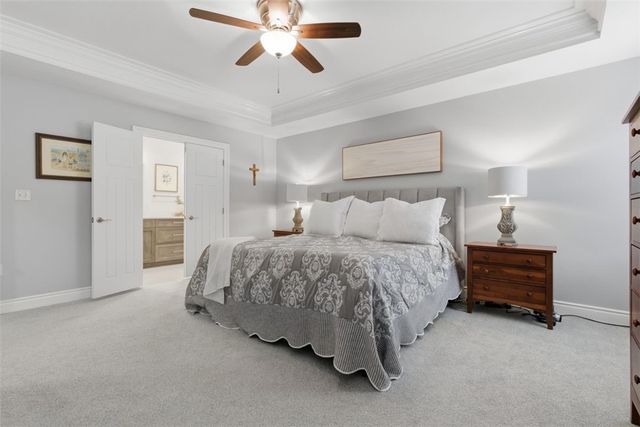 154 Sweetbriar Village Trl, Mt Washington, PA 15211