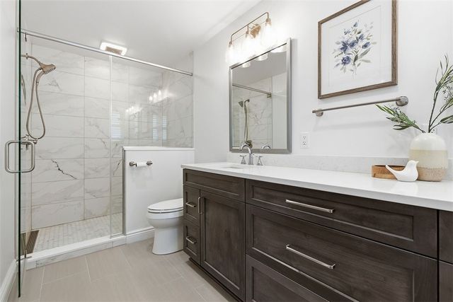 154 Sweetbriar Village Trl, Mt Washington, PA 15211