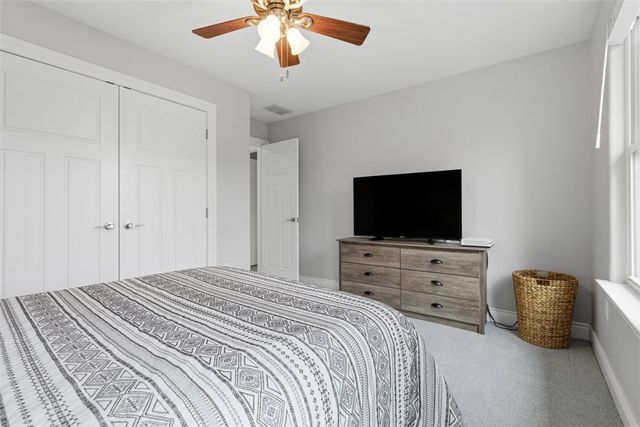 154 Sweetbriar Village Trl, Mt Washington, PA 15211