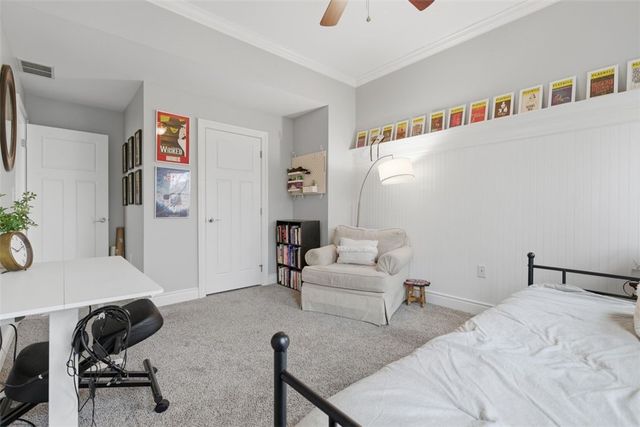 154 Sweetbriar Village Trl, Mt Washington, PA 15211