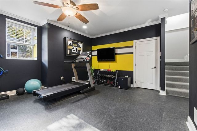 154 Sweetbriar Village Trl, Mt Washington, PA 15211