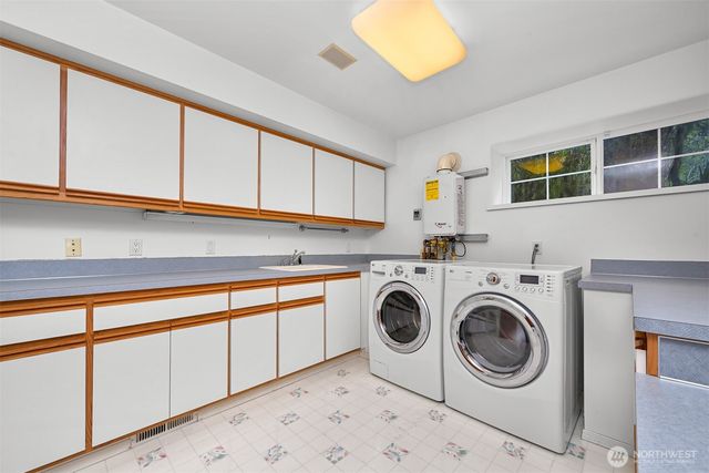 2651 Lake Whatcom Boulevard, Bellingham, WA 98229