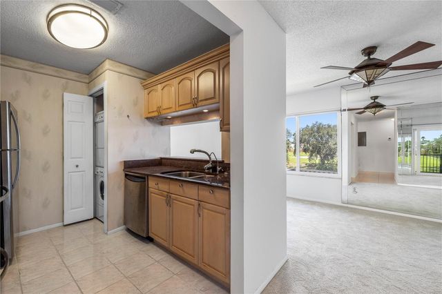428 MOORINGS COVE DRIVE 7F, Tarpon Springs, FL 34689