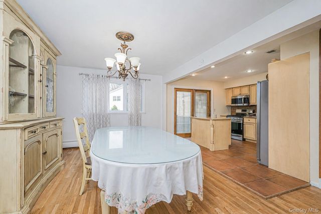 36 Ashwood Court, Staten Island, NY 10308