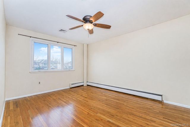 36 Ashwood Court, Staten Island, NY 10308