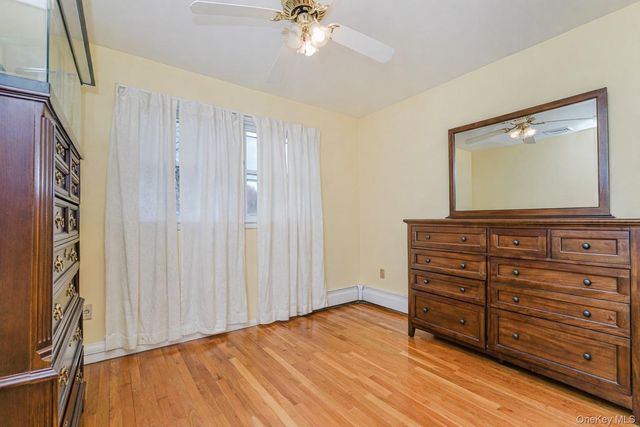 36 Ashwood Court, Staten Island, NY 10308