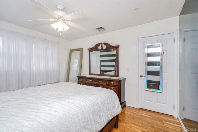 36 Ashwood Court, Staten Island, NY 10308