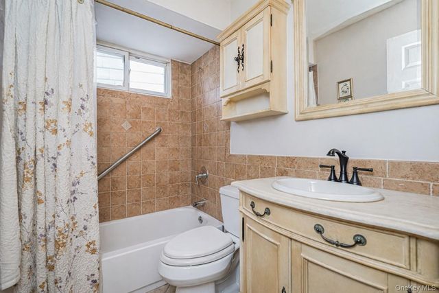 36 Ashwood Court, Staten Island, NY 10308