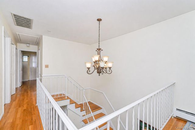 36 Ashwood Court, Staten Island, NY 10308