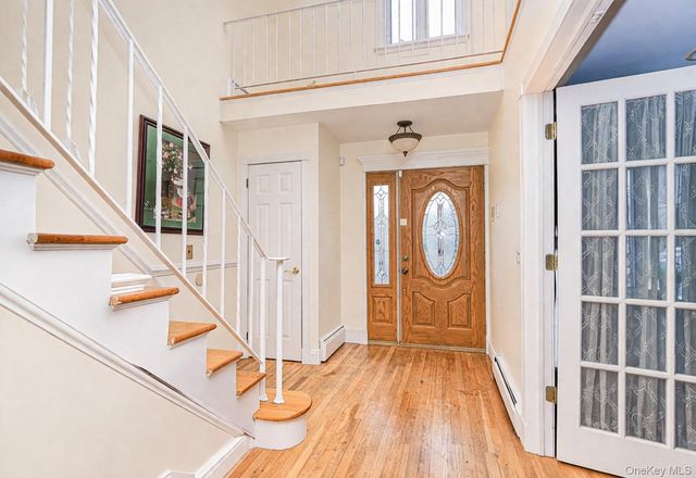 36 Ashwood Court, Staten Island, NY 10308