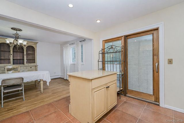 36 Ashwood Court, Staten Island, NY 10308