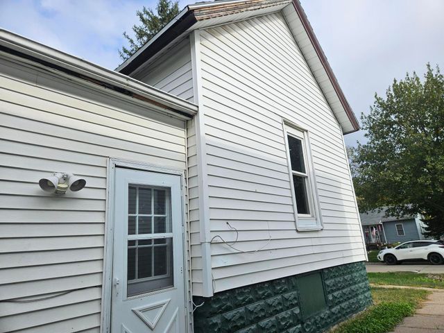 1722 S 9TH Street, Council Bluffs, IA 51501