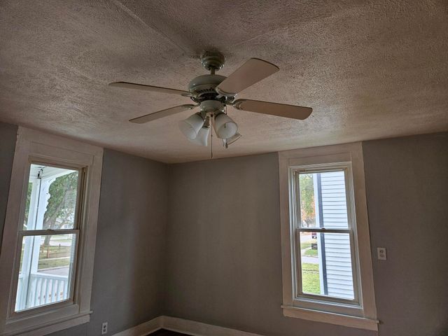 1722 S 9TH Street, Council Bluffs, IA 51501