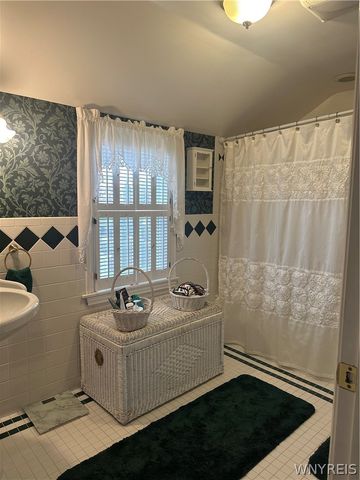 60 Hartford Avenue, Tonawanda, NY 14223