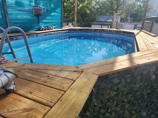11267 SW 7th St, Sweetwater, FL 33174