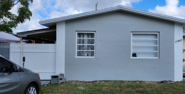 11267 SW 7th St, Sweetwater, FL 33174