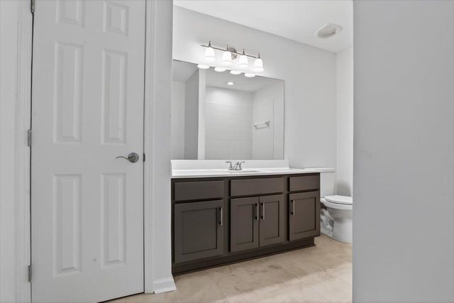 1693 E SOUTHFIELD CIR, Memphis, TN 38016