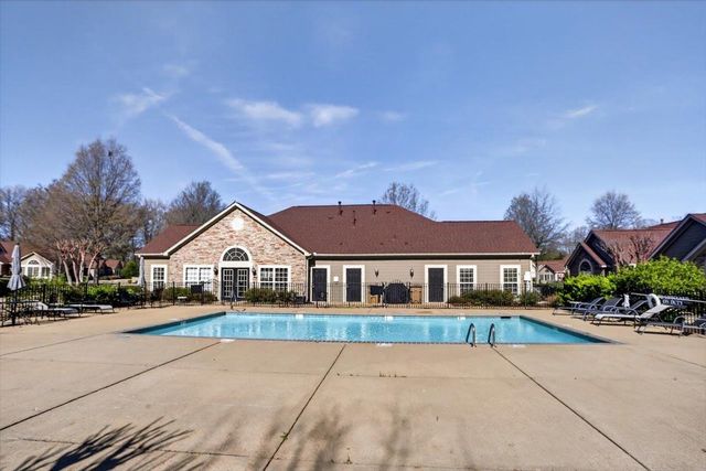 1693 E SOUTHFIELD CIR, Memphis, TN 38016