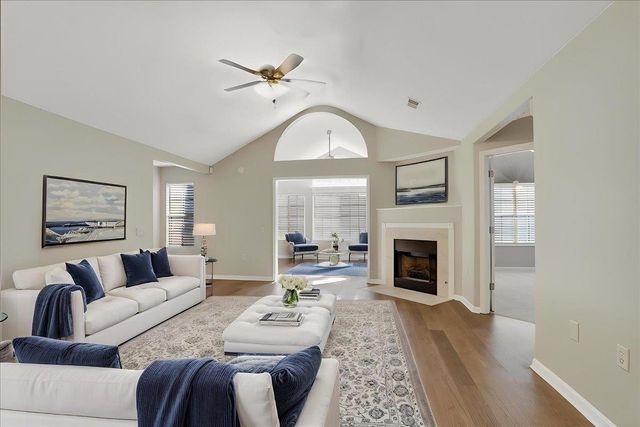 1693 E SOUTHFIELD CIR, Memphis, TN 38016