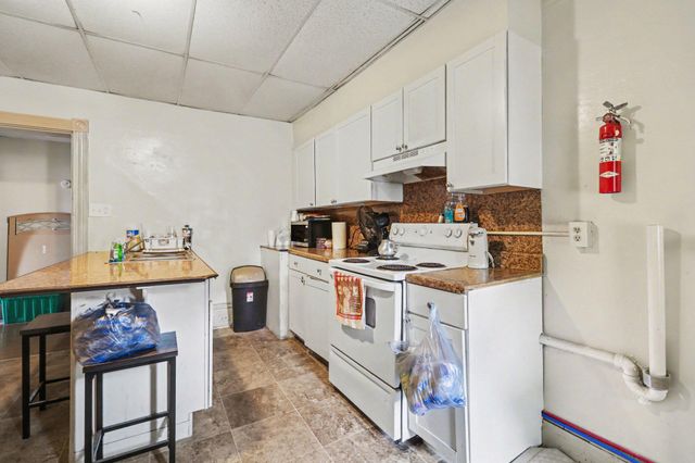 160 N WEST ST, Carlisle, PA 17013