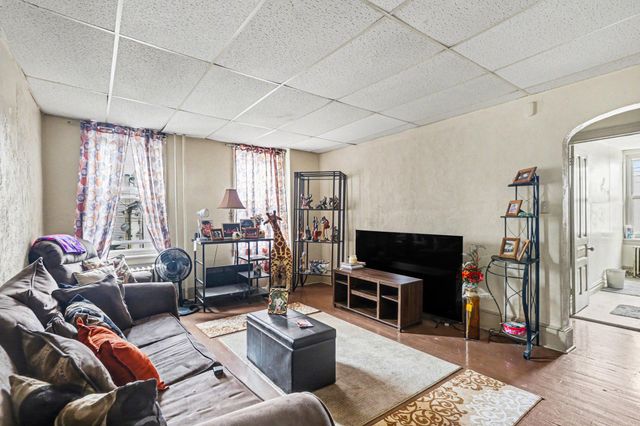160 N WEST ST, Carlisle, PA 17013