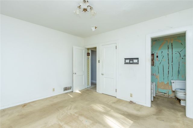 147 Wayne St, Lower Burrell, PA 15068