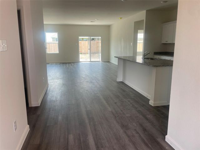 3222 Tanzanite Chase Drive, Angleton, TX 77515