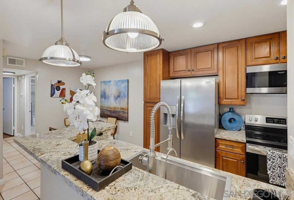 9169 Village Glen 155, San Diego, CA 92123 — exterior