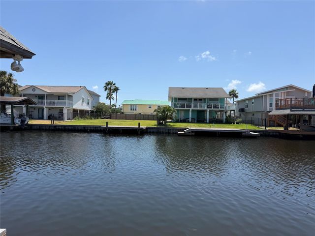 1173 Sailfish, Bayou Vista, TX 77563