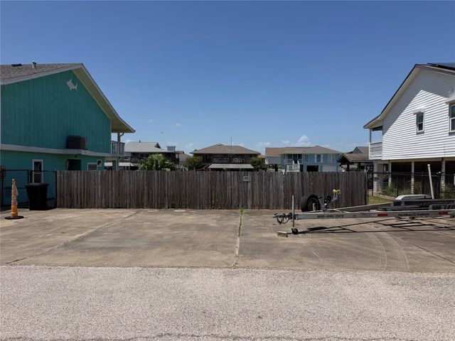 1173 Sailfish, Bayou Vista, TX 77563